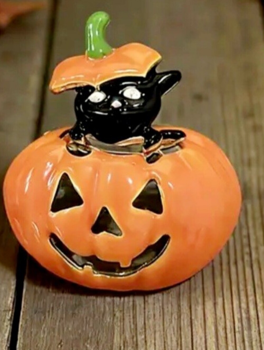 Halloween Pumpkin Cat Enamel Brooch - Picture 4 of 4